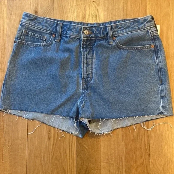 Old Navy Women’s Shorts Denim O.G. high Rise 14 NWT - Picture 2 of 8
